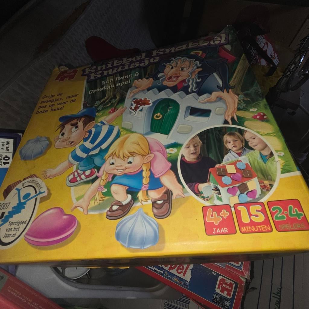 Knibbel Knabbel Knuisje: Het Hans & Grietje Spel, Ophalen