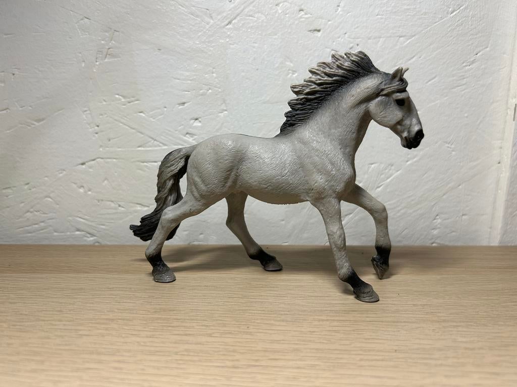Schleich mustang hengst 43, Ophalen of Verzenden, Zo goed als nieuw, Paard, Beeldje of Figuurtje