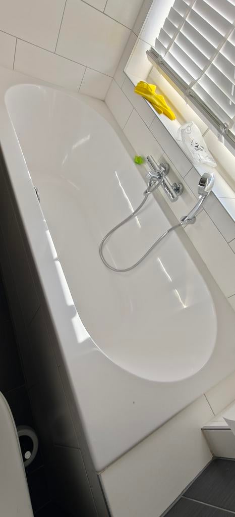 Villeroy en Boch bad met douchekop, Ophalen