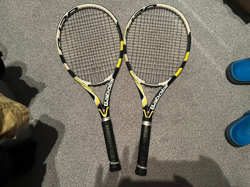 2 Babolat Aero Pro Drive 2013 tennisrackets met beschermhoes, Ophalen of Verzenden, Zo goed als nieuw, Racket, L3