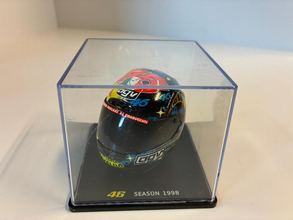 69799: Helm - MotoGP - Valentino Rossi - Season 1998 - 1:5, Hobby en Vrije tijd, Modelauto's | 1:5 tot 1:12, Overige typen, Zo goed als nieuw