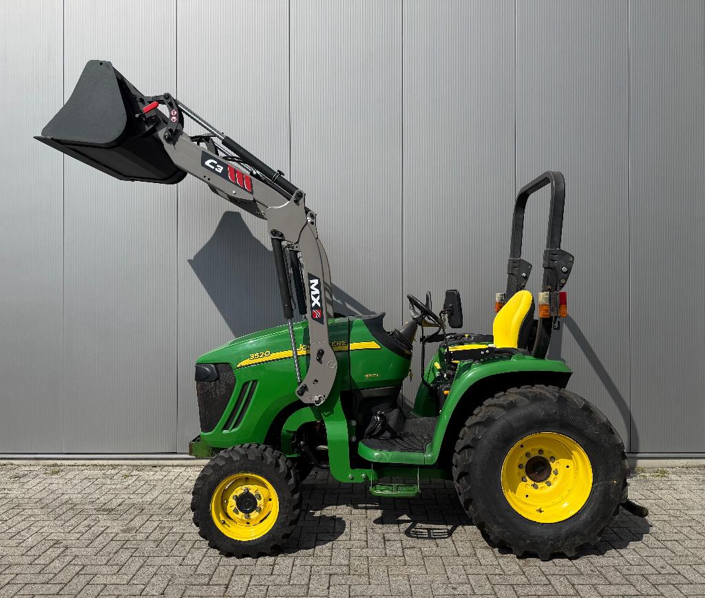 John Deere 3520 Hydrostaat - 37PK - Kenteken - Nieuwe lader, Zakelijke goederen, Agrarisch | Tractoren, John Deere, Gebruikt, Tot 2500