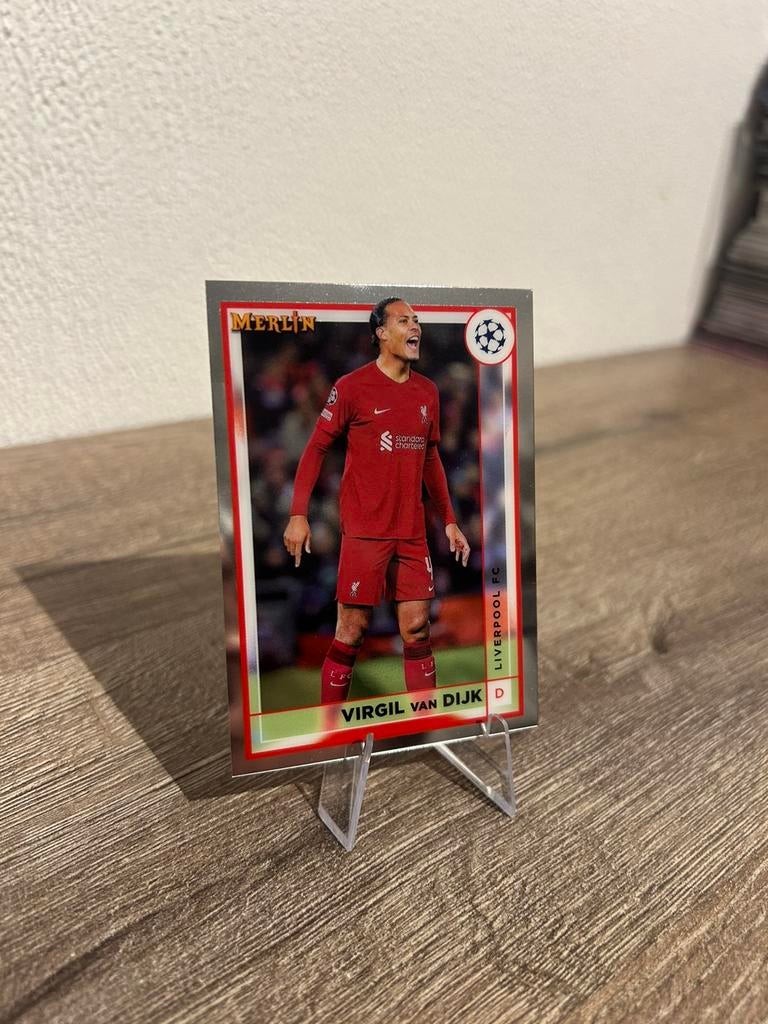 Virgil van Dijk 2022-23 Topps Merlin UCC Chrome #89, Ophalen of Verzenden, Zo goed als nieuw, Plaatje