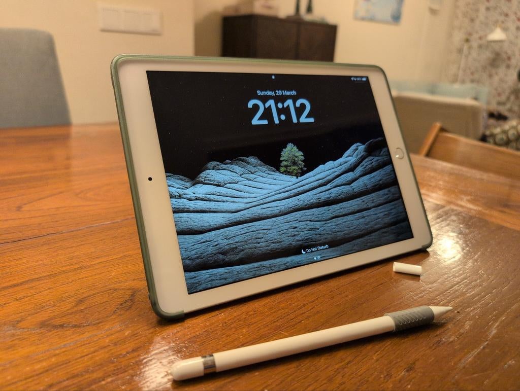 Apple iPad 6de generatie en Apple Pencil 1, 10 inch, 32 GB, Apple iPad, Ophalen of Verzenden