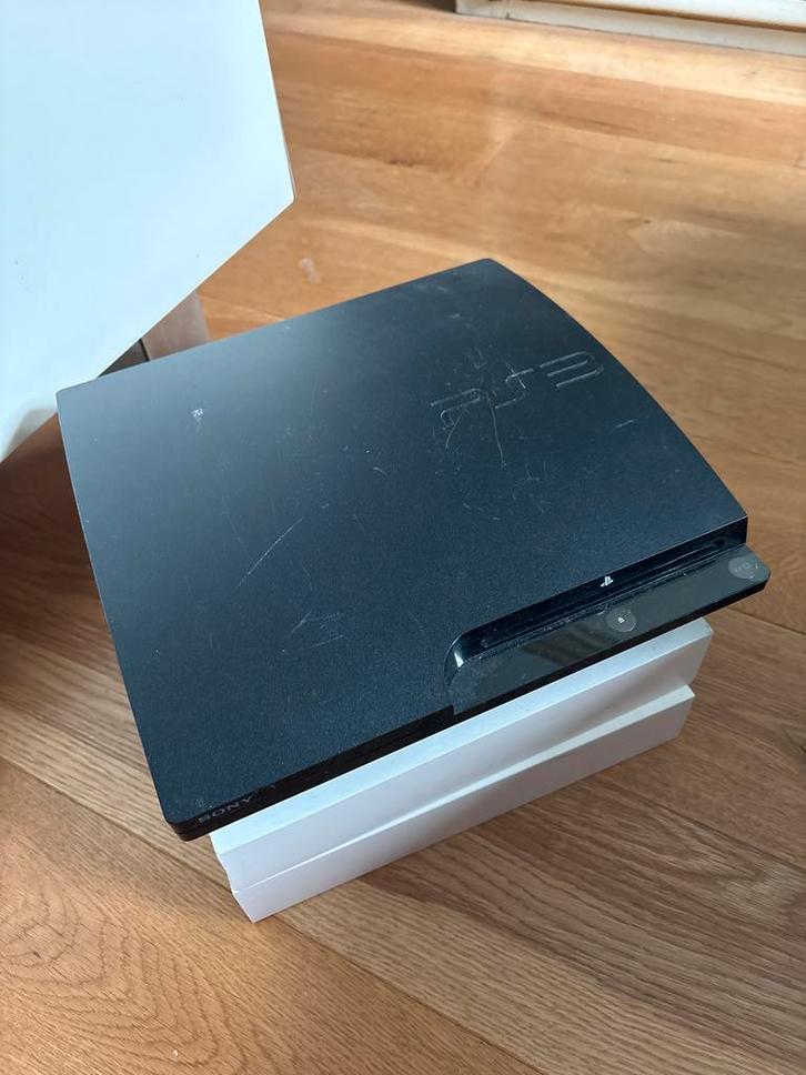 Playstation 3 met 3 controllers en kabel, Spelcomputers en Games, Spelcomputers | Sony PlayStation 3, Gebruikt, Slim, Met 3 controllers of meer