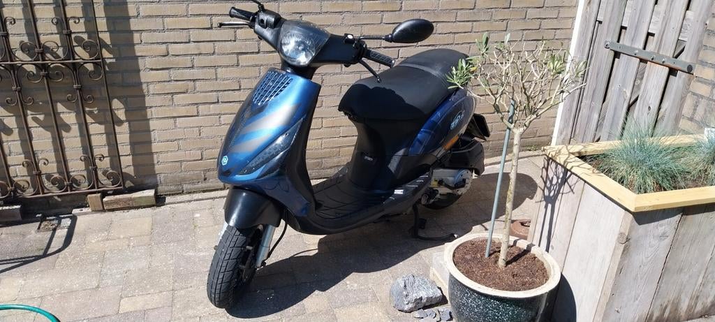 Nette zip 2000 4t 2014, Fietsen en Brommers, Scooters | Piaggio, Gebruikt, Overige modellen, Benzine, Ophalen