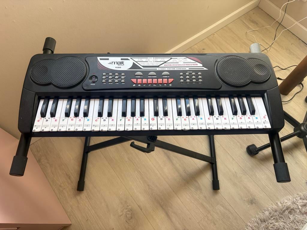 Keyboard met standaard - Ideaal voor beginners, Gebruikt, Met standaard, Ophalen, 49 toetsen