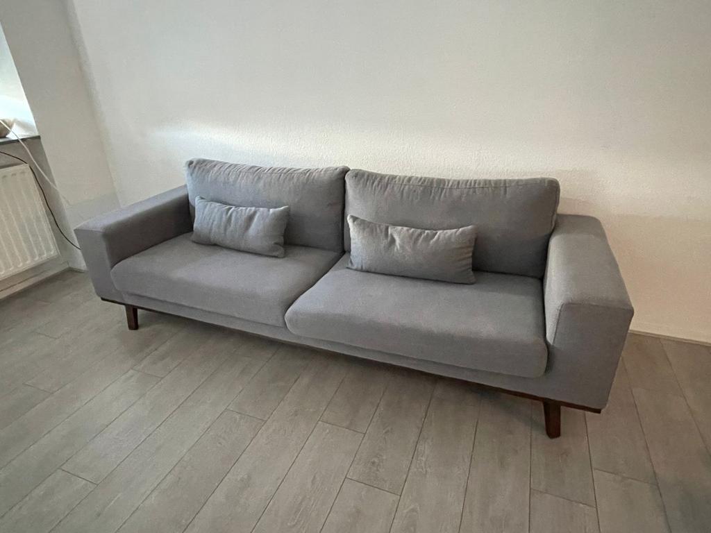 Grijze 3-persoonsbank van Wehkamp in uitstekende staat, Ophalen, Minder dan 75 cm, Driepersoons, Zo goed als nieuw