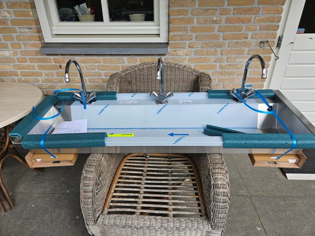 wasbak/wastrog/spoelbak RVS Intersan 1.40 m 3 mengkranen, Ophalen
