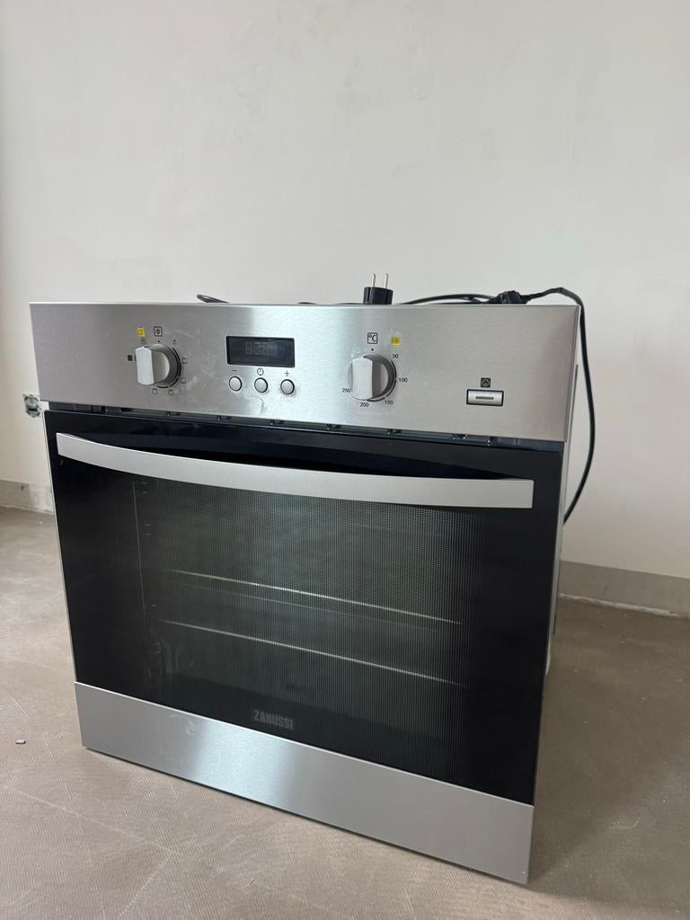 Zanussi Oven - Weinig gebruikt, 60x60 cm, werkt perfect, Ophalen, Oven, Zo goed als nieuw, Inbouw