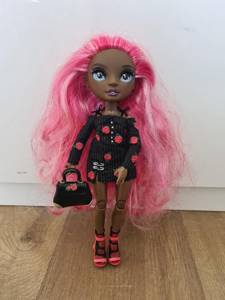 Rainbow high Fashion pop Daria Roselyn, Ophalen of Verzenden, Gebruikt, Fashion Doll