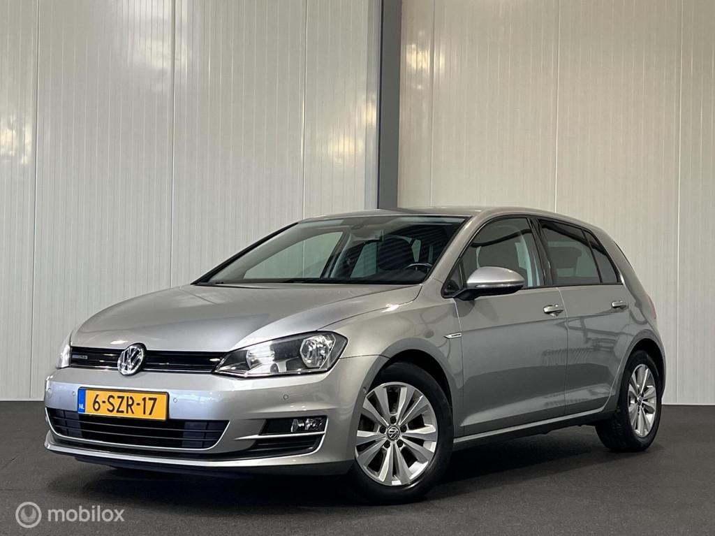 Volkswagen Golf 1.6 TDI Highline BlueMotion [ NAP 1ste eigen, Auto's, Voorwielaandrijving, Euro 5, 4 cilinders, Parkeersensor