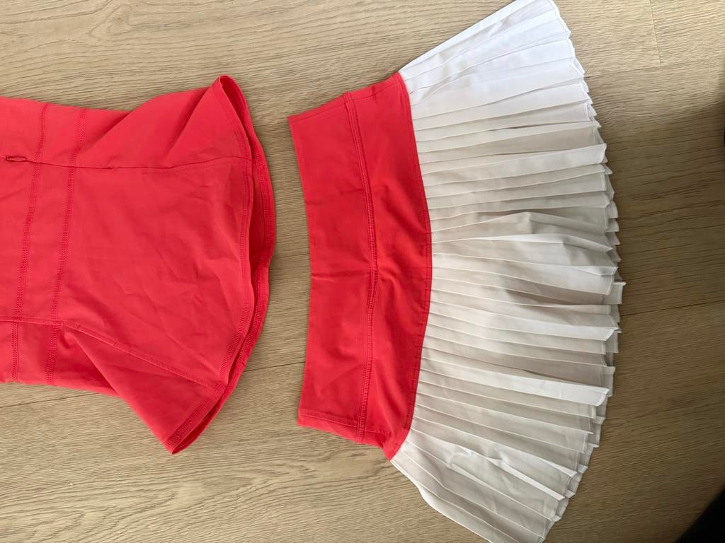 Tennispakje maar 140, Kinderen en Baby's, Kinderkleding | Maat 140, Ophalen of Verzenden, Zo goed als nieuw, Meisje, Sport- of Zwemkleding
