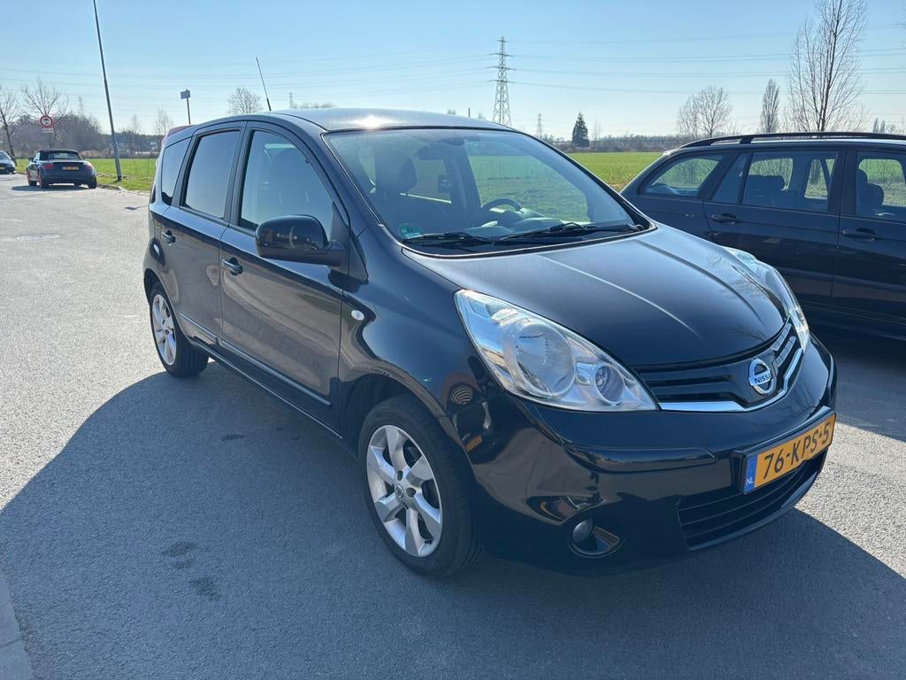 Nissan Note 1.6 16V 2010 Zwart Airco/Trekhaak! NW APK!, Auto's, Nissan, Voorwielaandrijving, 15 km/l, 4 cilinders, Origineel Nederlands