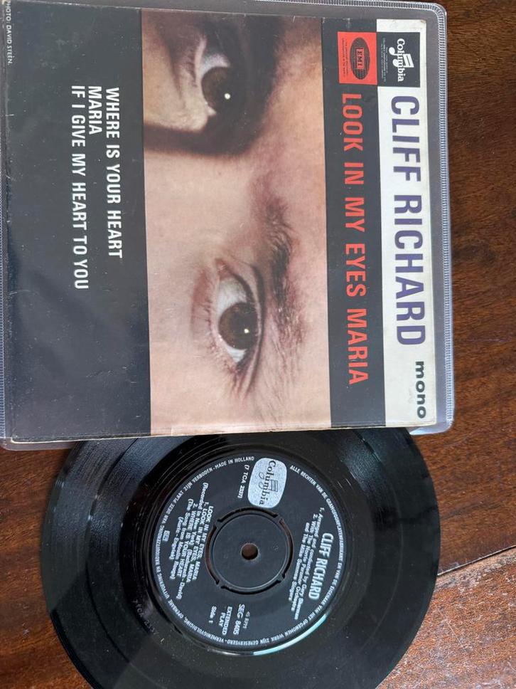 Cliff Richard - Look In My Eyes Maria EP (Columbia), Cd's en Dvd's, Vinyl Singles, Gebruikt, EP, Pop, 7 inch, Ophalen of Verzenden