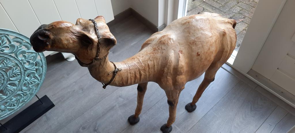 Grote leren kameel, Ophalen of Verzenden, Zo goed als nieuw
