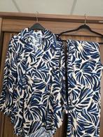 Zomerse tweedelige set met bladprint, Kleding | Dames, Kostuum of Pak, Blauw, Maat 42/44 (L), Nieuw