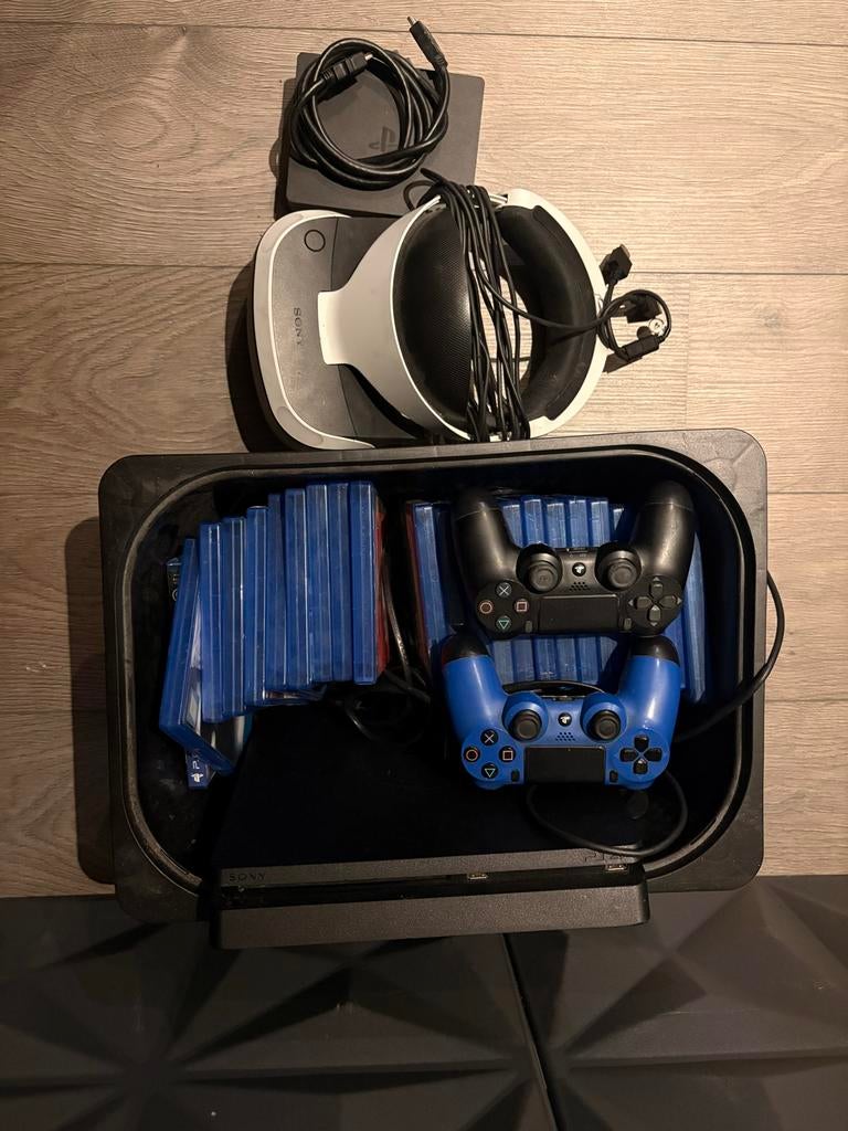 PlayStation 4 bundel: PS4, VR, 2 controllers en 20+ games, Spelcomputers en Games, Ophalen, Gebruikt, Vanaf 18 jaar, Overige genres