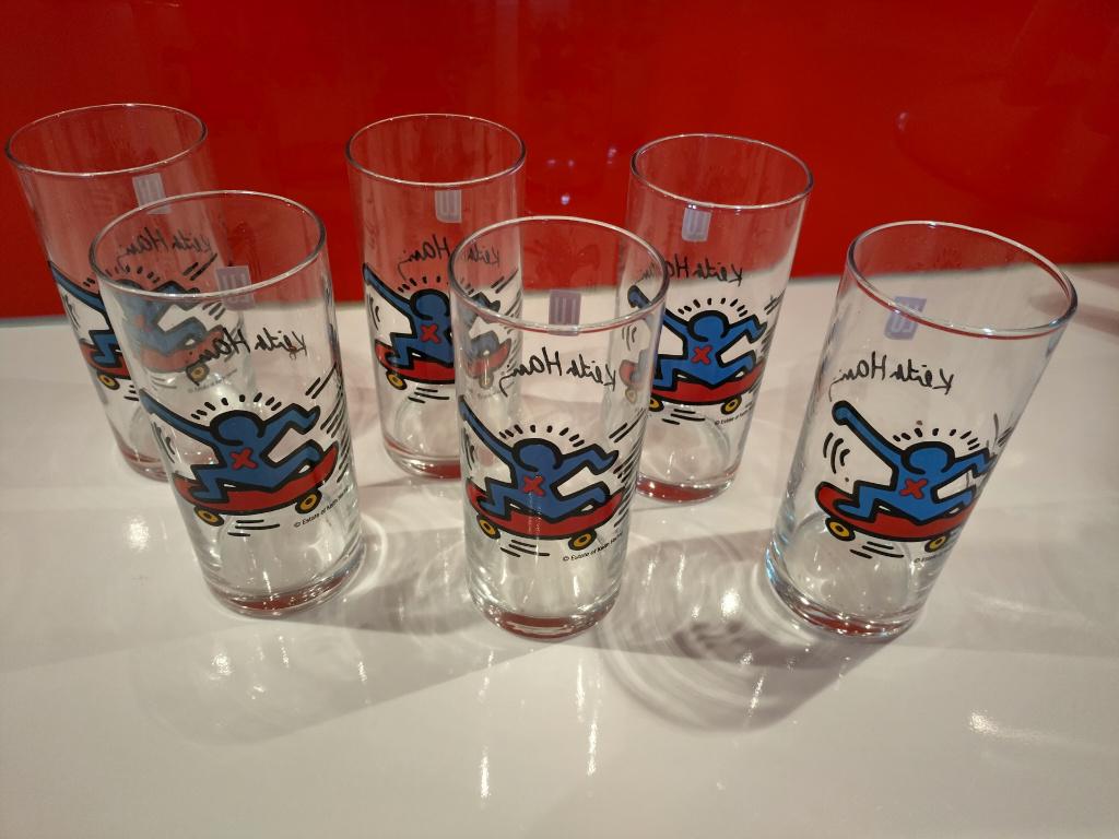 Keith Haring "Skater" glazen Nieuw !!, Ophalen of Verzenden, Nieuw, Frisdrankglas