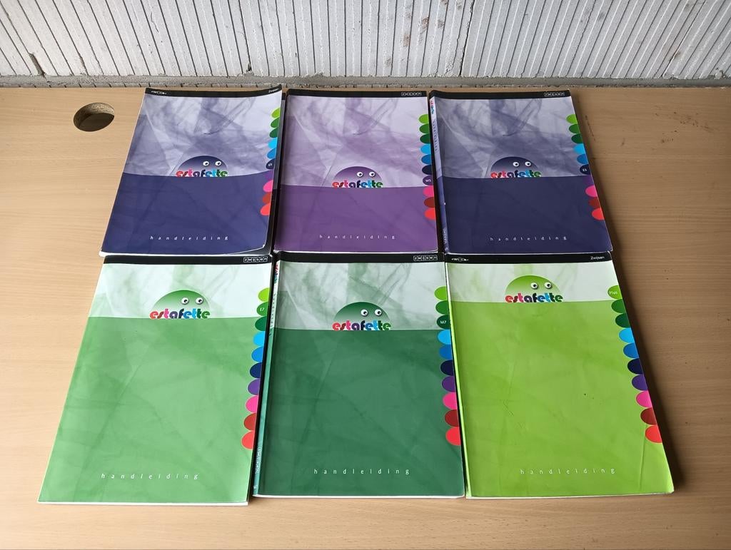 Set Estafette handleidingen (6 stuks), Ophalen of Verzenden, Gelezen, Overige niveaus, Nederlands