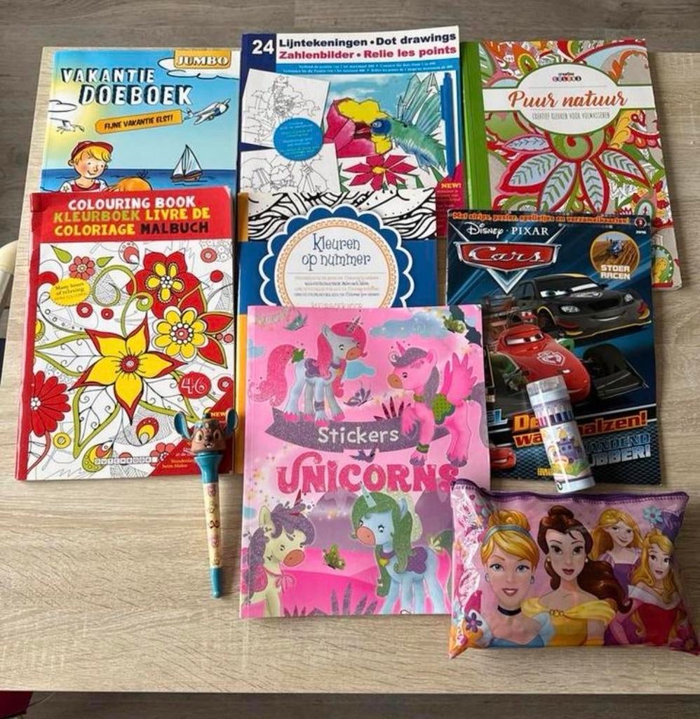 Gratis Kleurboeken, spelletjesboek, stickerboek en potloden, Hobby en Vrije tijd, Tekenen, Zo goed als nieuw, Ophalen