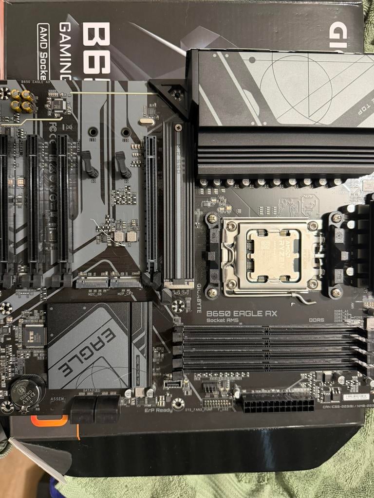 B650 Eagle AX/ am5 / and ryzen 5 7600, Ophalen of Verzenden, Zo goed als nieuw, DDR5