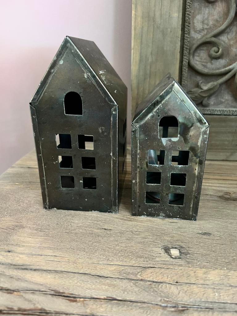 2 ijzeren huisjes, Ophalen of Verzenden, Zo goed als nieuw, Metaal, Minder dan 25 cm