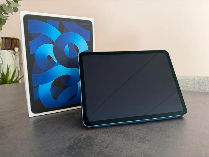 Apple iPad Air 5th gen 2022 Wi-Fi + 5G Cellular 256GB Blauw, Computers en Software, Apple iPads, Zo goed als nieuw, Apple iPad Air