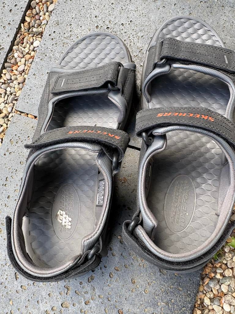 Skechers sandalen maat 43 - Comfortabel en stijlvol, Kleding | Heren, Schoenen, Ophalen of Verzenden, Gedragen, Zwart, Sandalen