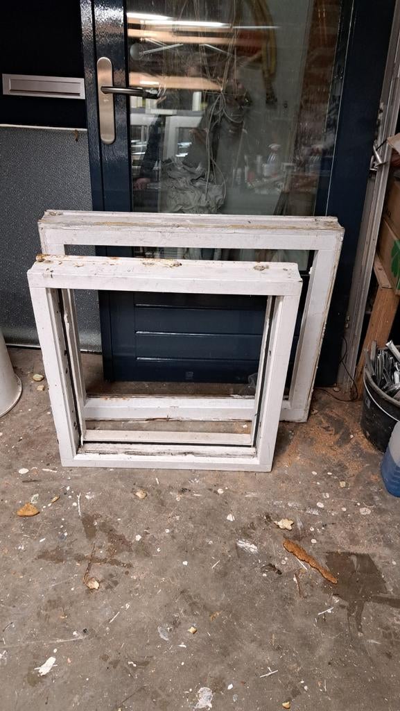 Hardhouten kozijn- 70x72 cm en 89x70 cm per stuk, Doe-het-zelf en Verbouw, Glas en Ramen, Ophalen, Gevelraam of Ruit, Gebruikt
