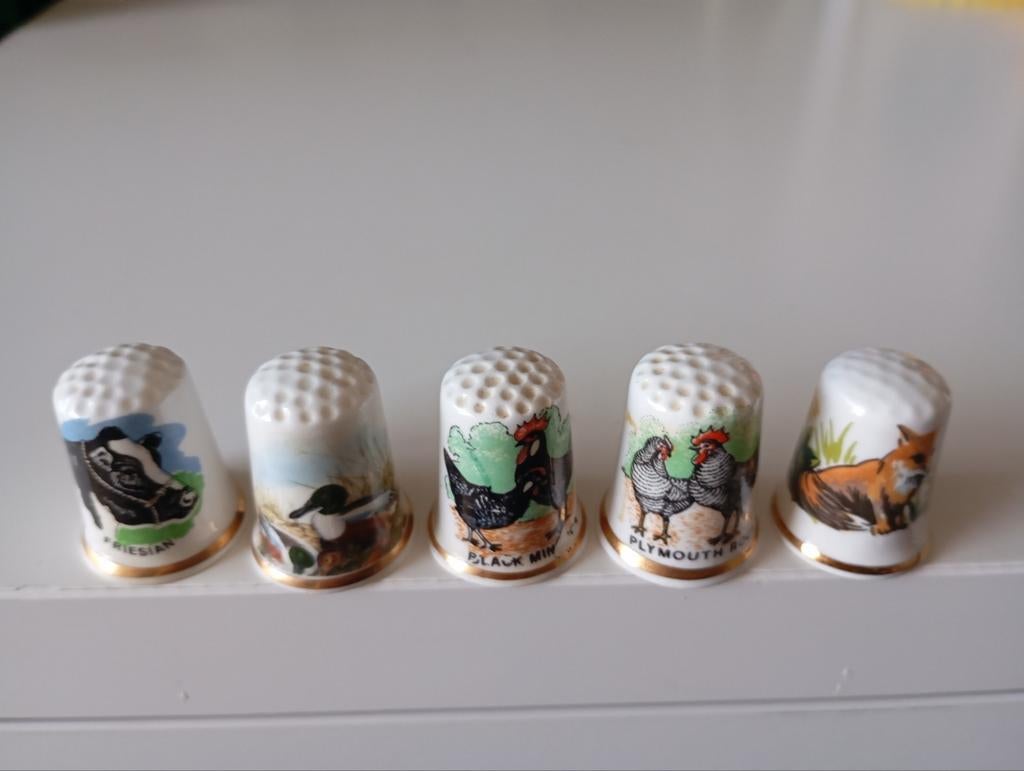 5 DIEREN VINGERHOEDJES MET STEMPEL NU ALLES 8€ ZIE FOTO,S., Ophalen of Verzenden