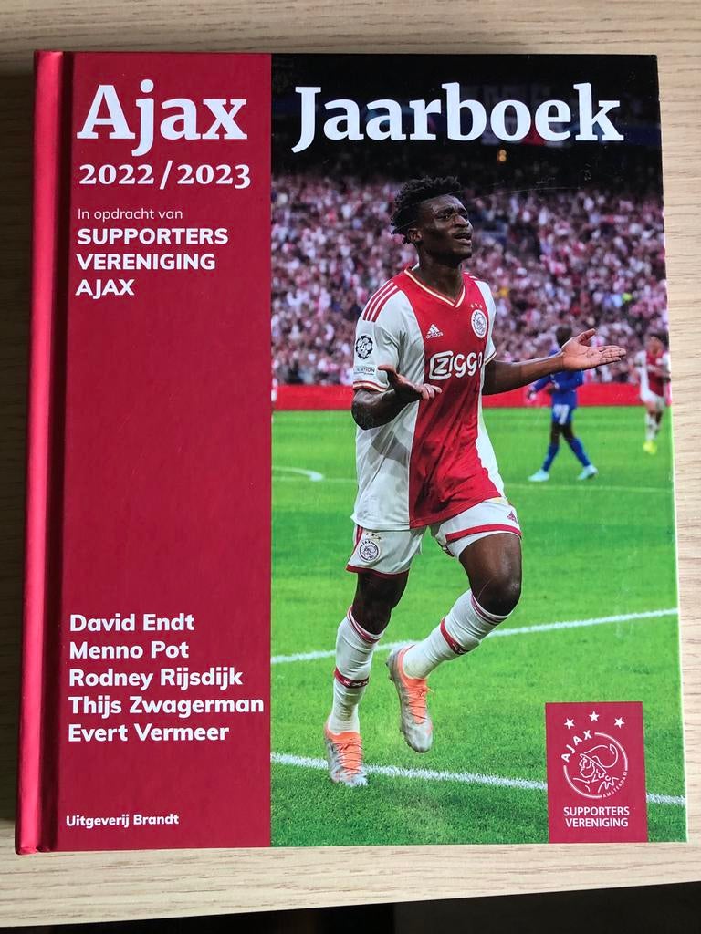 Ajax Jaarboek 2022/2023, Boeken, Sportboeken, Ophalen of Verzenden, Zo goed als nieuw, Overige sporten