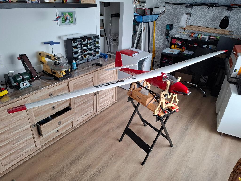 Nieuwe KA8B 3 METER MET HACKER MOTOR Hitec servo's, Ophalen of Verzenden, Nieuw, Elektro