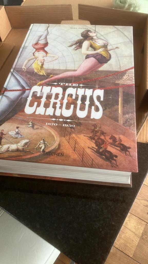 Circus geschiedenis boek, Ophalen of Verzenden, Nieuw, Overige onderwerpen