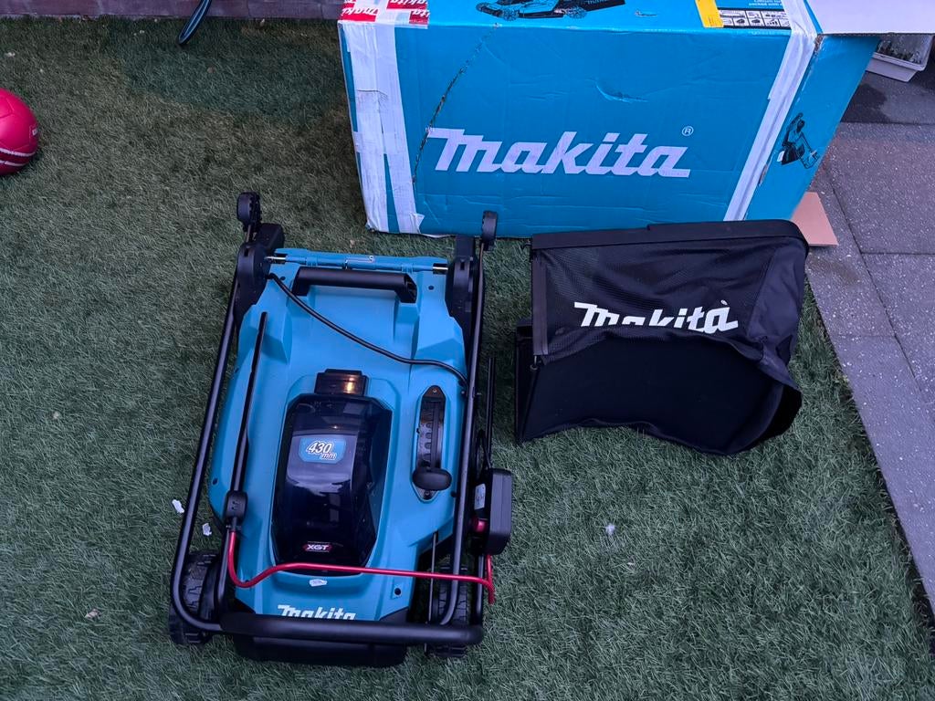 Makita LM004GZ XGT 40V Max Li-Ion Accu Grasmaaier body 430mm, Ophalen of Verzenden, Zo goed als nieuw, Accu-grasmaaier, Mulchfunctie