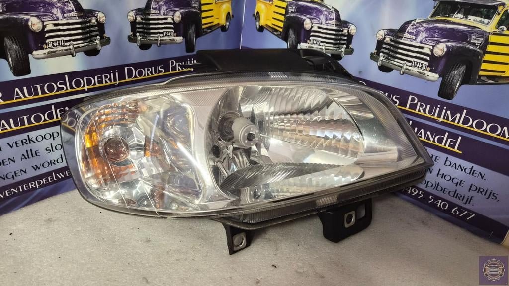 Seat Ibiza II (6K1) Koplamp rechts 6K1941032A, Gebruikt, Autovia A-2, Km 585 585
08760  Martorell, ES, Ophalen of Verzenden, SEAT S.A.