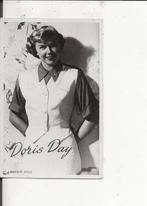 Doris Day met handen op de rug, Ophalen of Verzenden, 1940 tot 1960, Ongelopen, Sterren en Beroemdheden