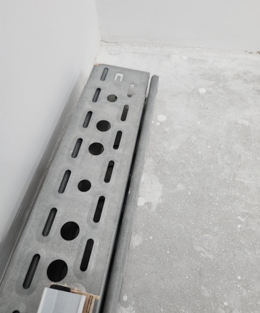 Metalen kabelgoten, Doe-het-zelf en Verbouw, Metalen, Ophalen, Zo goed als nieuw, IJzer