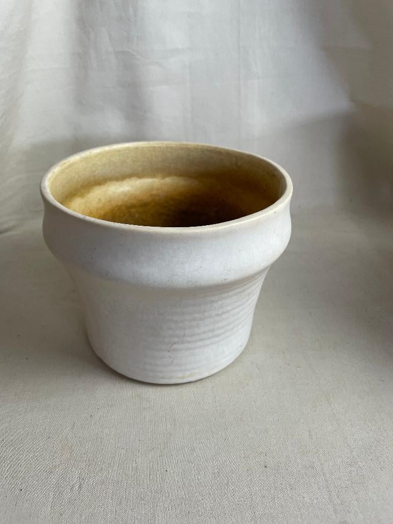 Vintage ecru aardewerken bloempot jaren 70, Gebruikt, Rond, Binnen, Ophalen of Verzenden