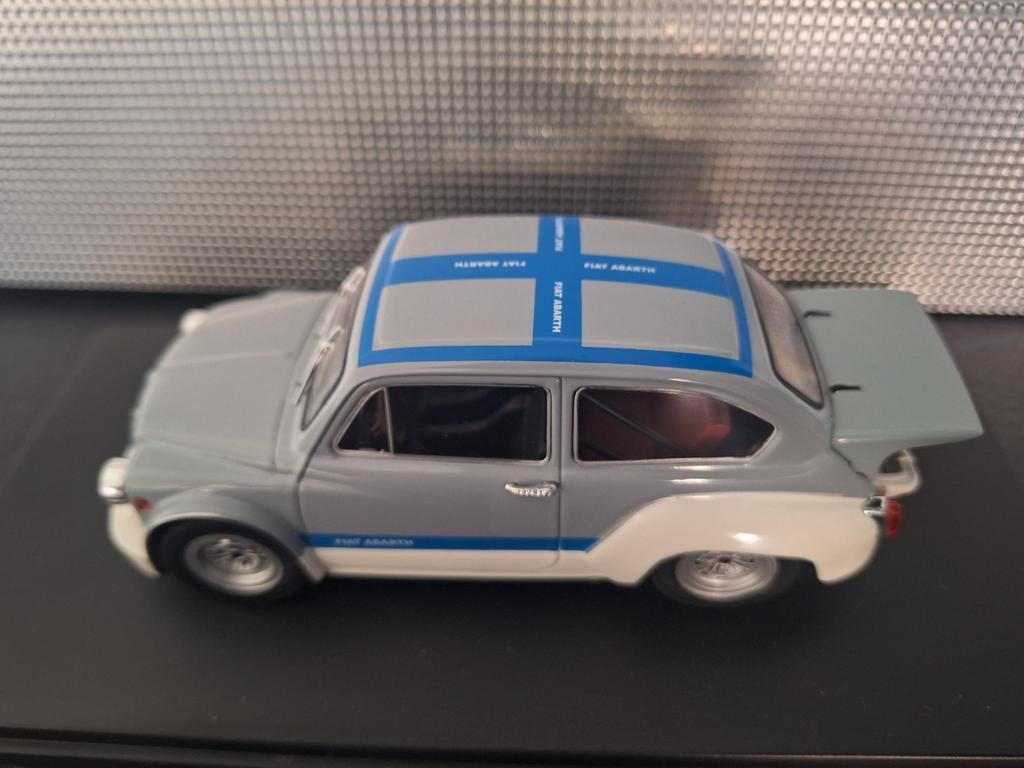Fiat Abarth 1000 Gr 1970 Schaal 1:24, Hobby en Vrije tijd, Modelauto's | 1:24, Overige merken, WhiteBox, Auto, Nieuw