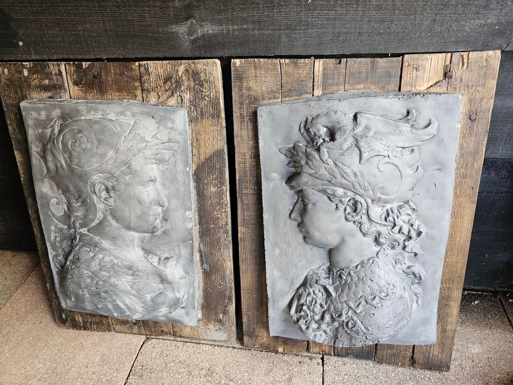 2 betonnen.ornamenten, Ophalen