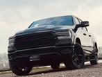 Dodge RAM 1500 LARAMIE NIGHT 5.7L V8, PANO, 12INCH SCREEN, P, Auto's, Automaat, 2361 kg, Gebruikt, 5654 cc