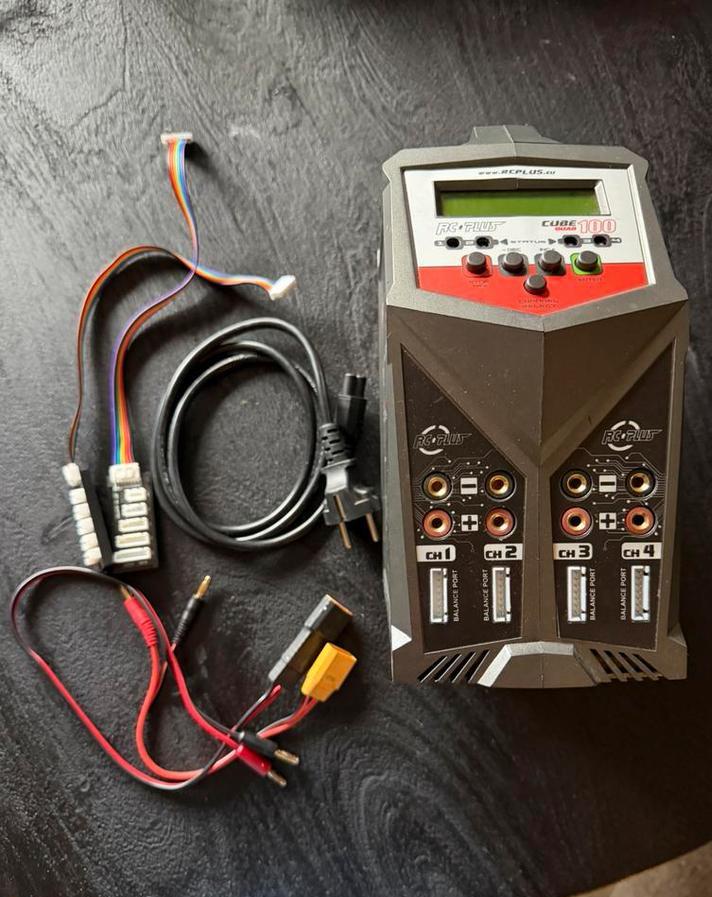 Rc plus Cube 100 Quad lader, Ophalen, Gebruikt