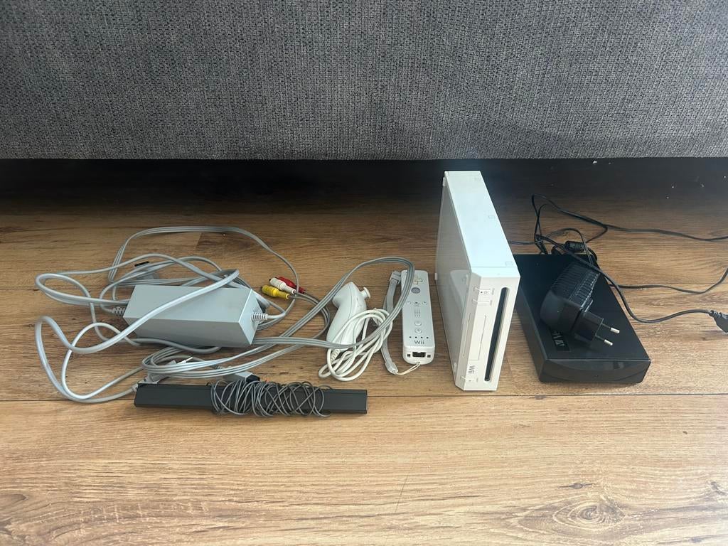 Nintendo Wii met 179 spellen, Spelcomputers en Games, Spelcomputers | Nintendo Wii, Ophalen of Verzenden, Zo goed als nieuw, Met 1 controller