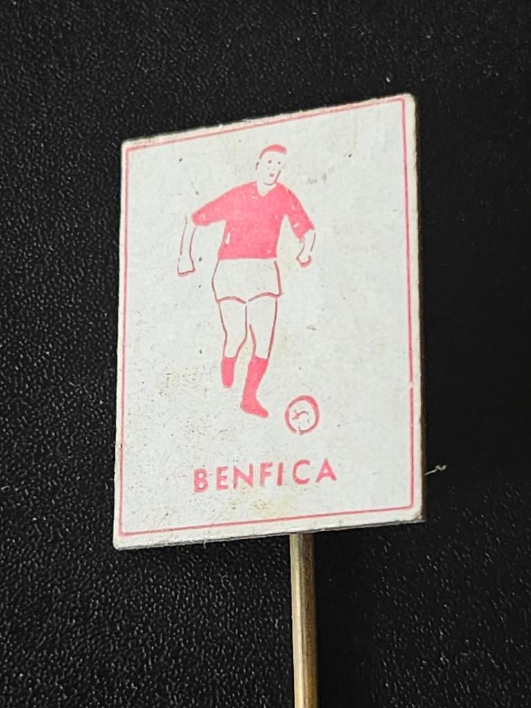 Benfica speldje met voetballer, Verzamelen, Sportartikelen en Voetbal, Ophalen of Verzenden