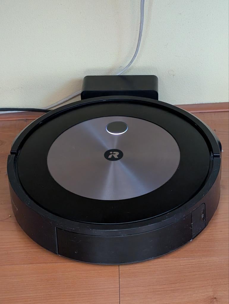 iRobot Roomba J7 Robotstofzuiger met laadstation, Gebruikt, Ophalen of Verzenden, Robotstofzuiger, Minder dan 1200 watt