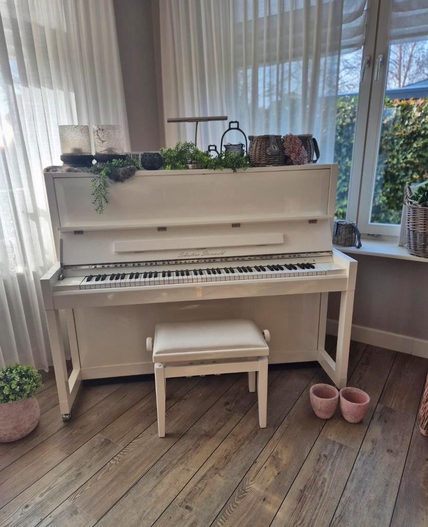 Sebastian Steinwald Piano - Wit, Zo goed als nieuw, Muziek en Instrumenten, Piano's, Ophalen, Zo goed als nieuw, Wit, Piano