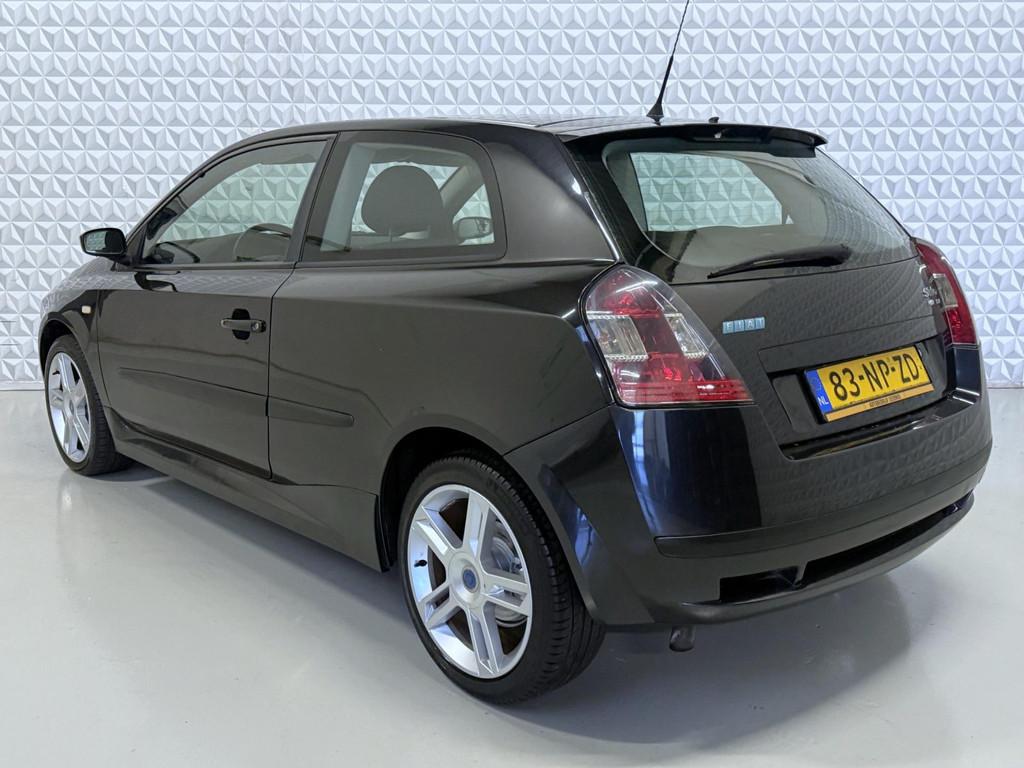 Fiat Stilo 1.6-16V Active Plus * 2e EIGENAAR * 149.000km (20, Auto's, Fiat, Voorwielaandrijving, 1596 cc, Gebruikt, Zwart