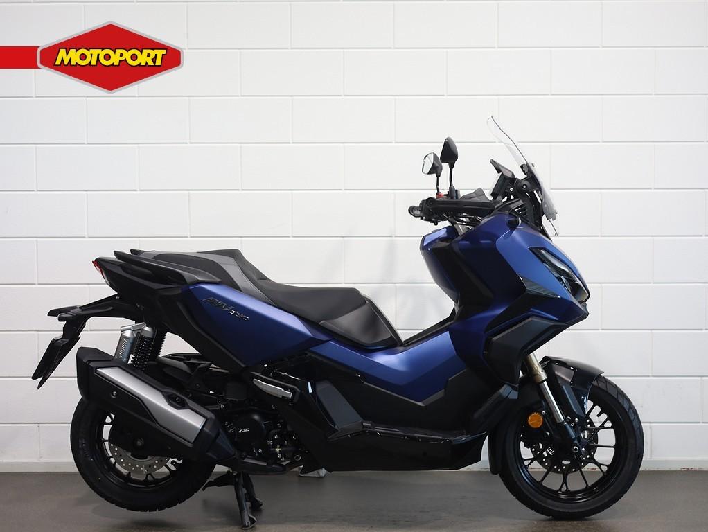 Honda ADV 350 (bj 2024), Motoren, Motoren | Honda, Bedrijf, Scooter, ABS, LED Verlichting, Traction Control