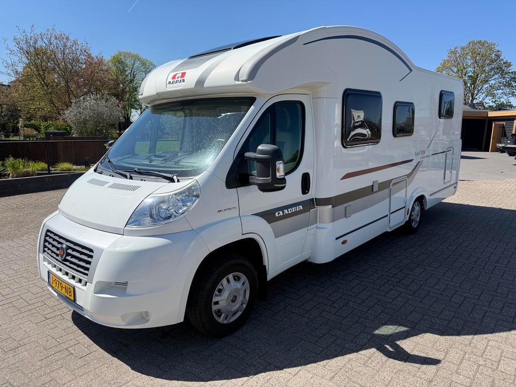 Adria Matrix Axess 680 SL - Half-integraal camper, Caravans en Kamperen, Ringverwarming, Fiat, Particulier, Adria
